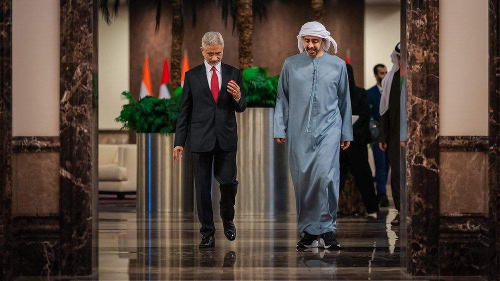 عبدالله بن زايد يستقبل وزير الشؤون الخارجية في الهند