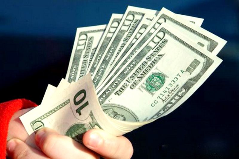 غرفة المستوردين تنتقد زيادة الدولار الجمركي (٩) مرات في أقل من عام