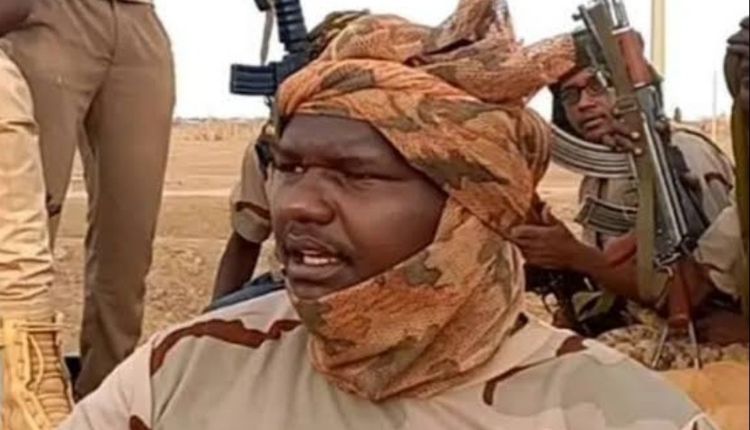 شاهد بالفيديو.. القائد الميداني بالدعم السريع “قجة” يفاجئ “حميدتي”: (3 قادة بارزين في طريقهم للإنشقاق واللحاق بالنور قبة)