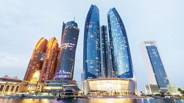 مواطنون ومقيمون لـ «الاتحاد»: فخورون بالإمارات