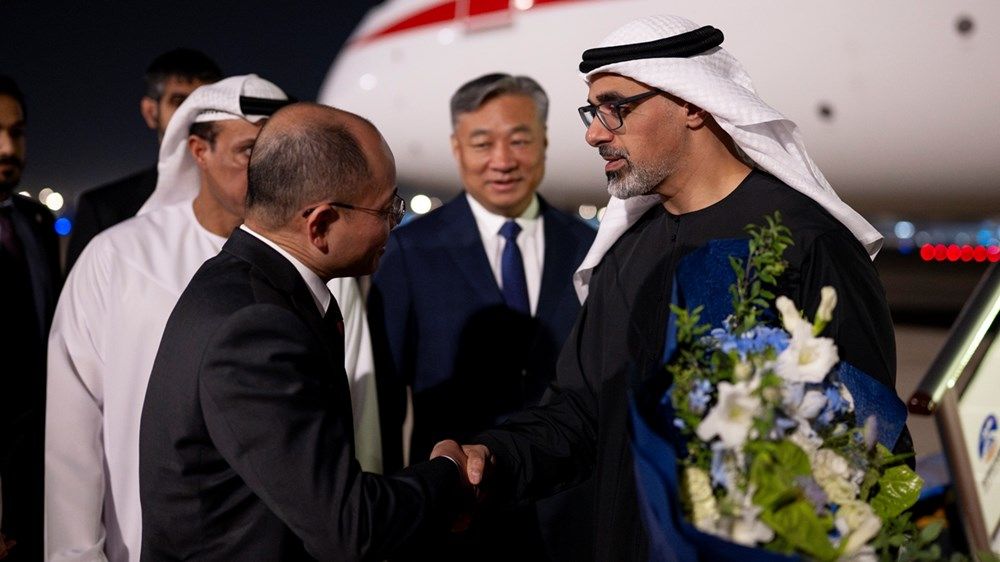ولي عهد أبوظبي يصل إلى العاصمة بكين في زيارة رسمية إلى جمهورية الصين الشعبية