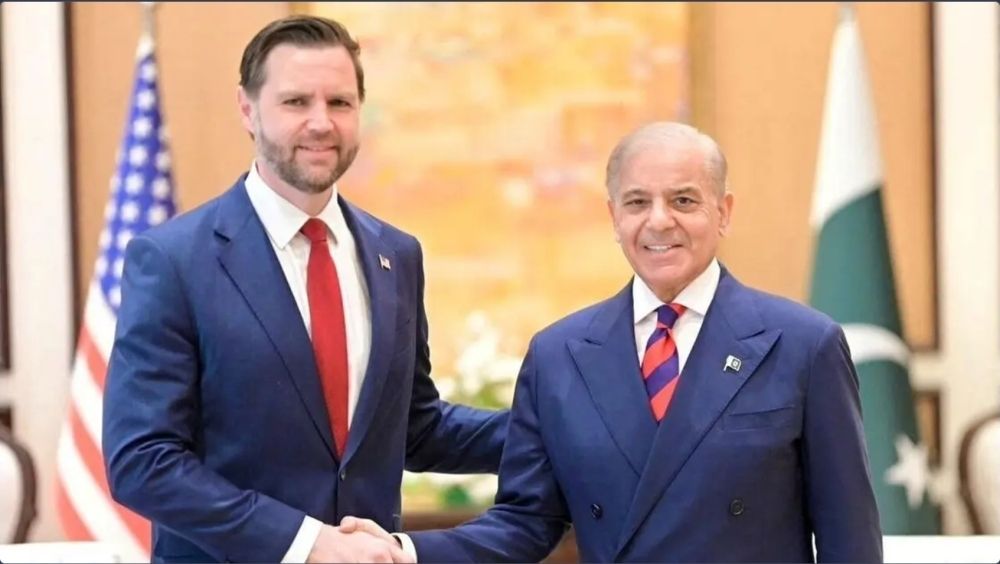 العالم يترقب نتائج مفاوضات باكستان 
بهرمز والمجمدة.. واشنطن وطهران تختبران حدود التهدئة