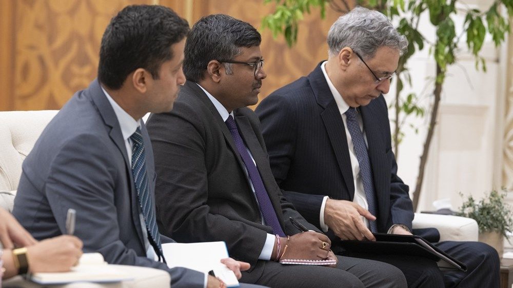 رئيس الدولة يستقبل وزير الشؤون الخارجية في الهند