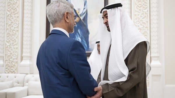 رئيس الدولة يستقبل وزير الشؤون الخارجية في الهند