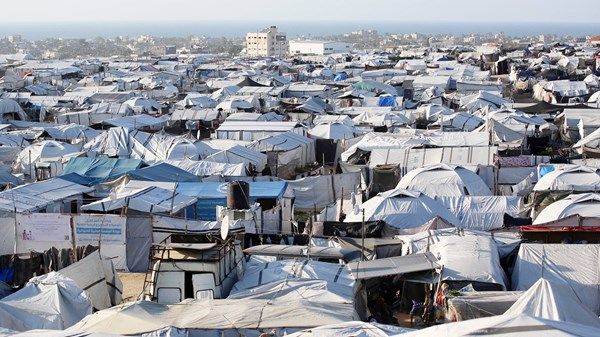 بيوت من الألياف الزجاجية في غزة