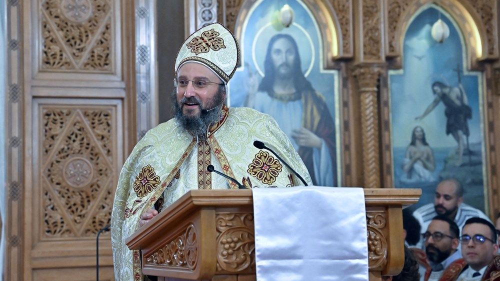 نهيان بن مبارك يحضر احتفالات عيد القيامة في الكنيسة القبطية الأرثوذكسية المصرية بأبوظبي