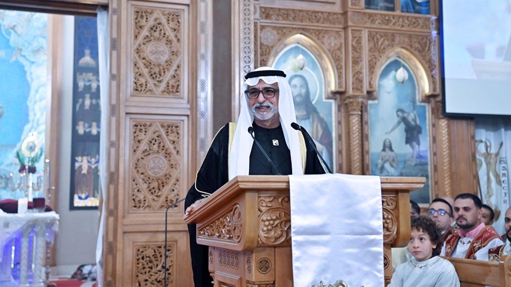 نهيان بن مبارك يحضر احتفالات عيد القيامة في الكنيسة القبطية الأرثوذكسية المصرية بأبوظبي