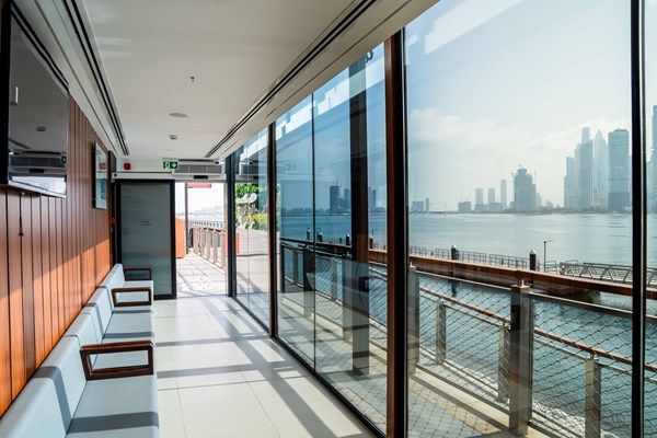 "طرق دبي" تنجز المرحلة الثانية من مشروع تطوير مناطق الانتظار بمحطات النقل البحري