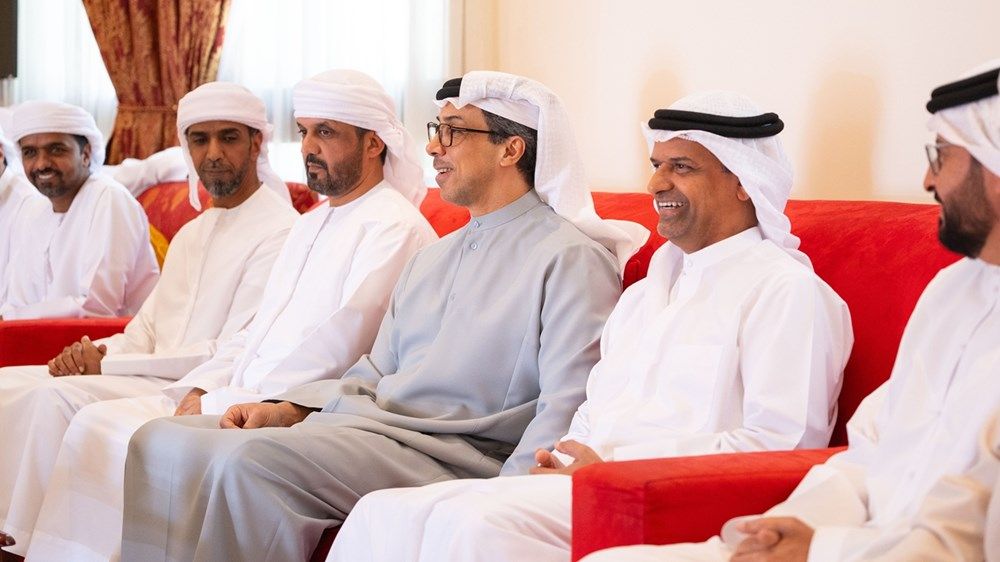 منصور بن زايد يعزي في وفاة نشبة سالم العامري