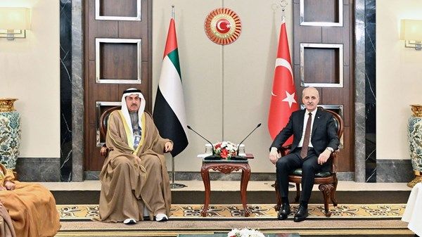 صقر غباش ورئيس البرلمان التركي يؤكدان على إدانتهما الاعتداءات الإيرانية السافرة على أراضي دولة الإمارات