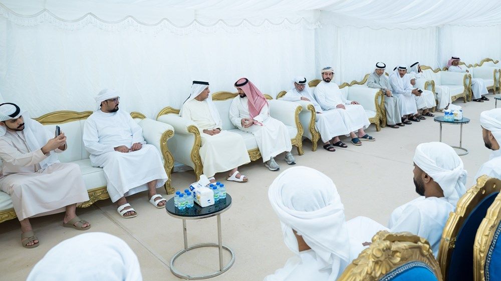 حاكم رأس الخيمة يقدّم واجب العزاء في وفاة حسين الرفاعي المنصوري