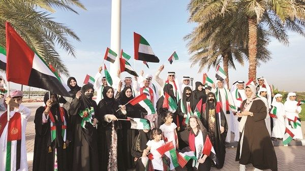 «فخورين بالإمارات».. رسائل وطنية عند «كورنيش القواسم»
