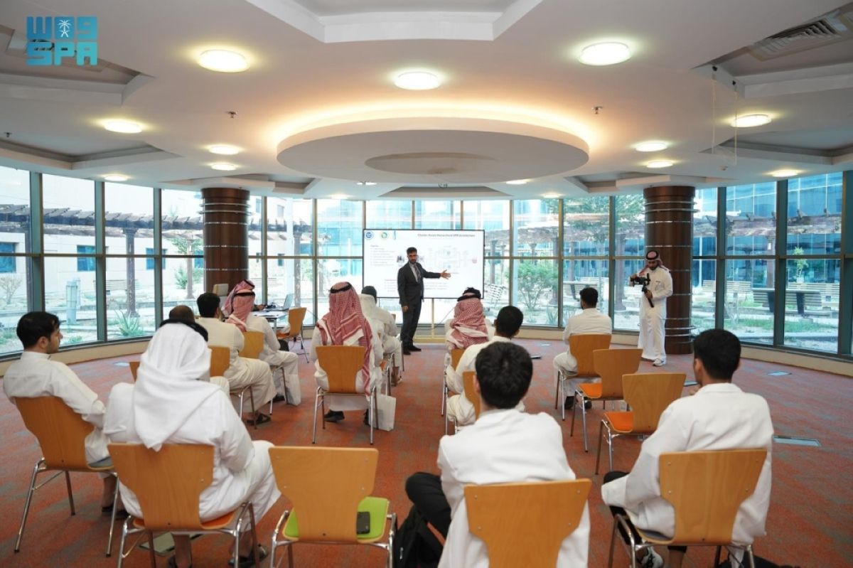 جامعة الملك فيصل تختتم أعمال المؤتمر الدولي الخامس 
في الحوسبة وذكاء الآلة (ICMI)