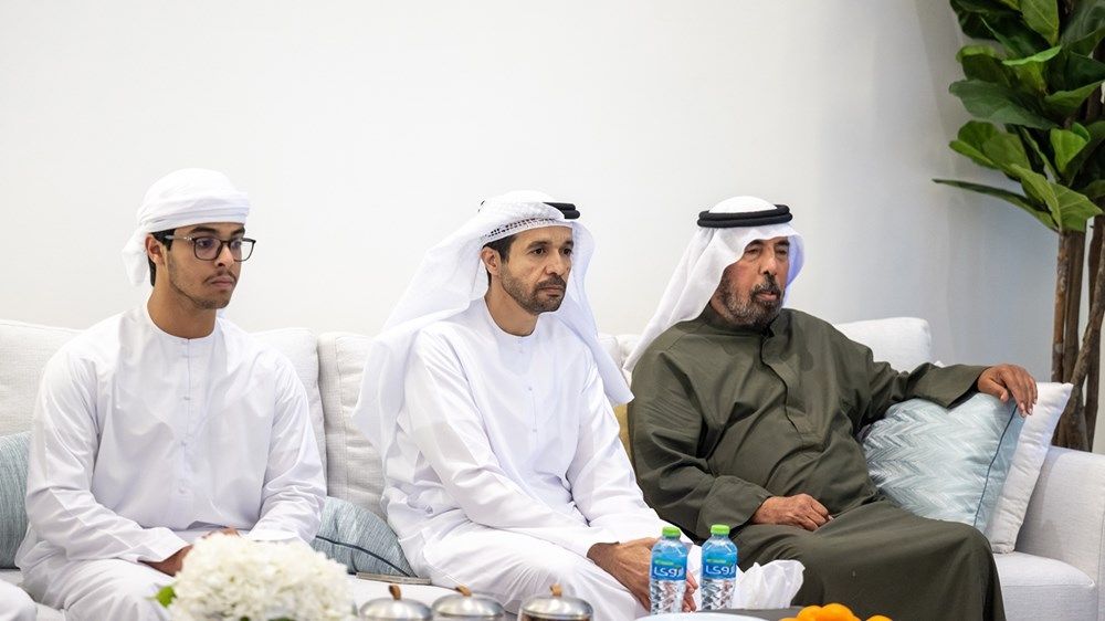 حمدان بن زايد يزور محمد خلفان الهاملي بمنزله في مدينة زايد