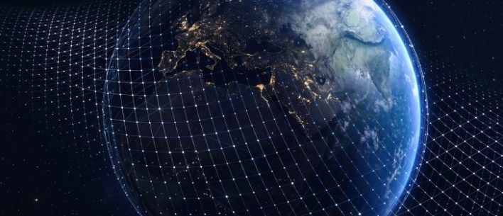 تكنولوجيا: أمازون تستحوذ على شريك أبل في الاتصالات عبر الأقمار الصناعية