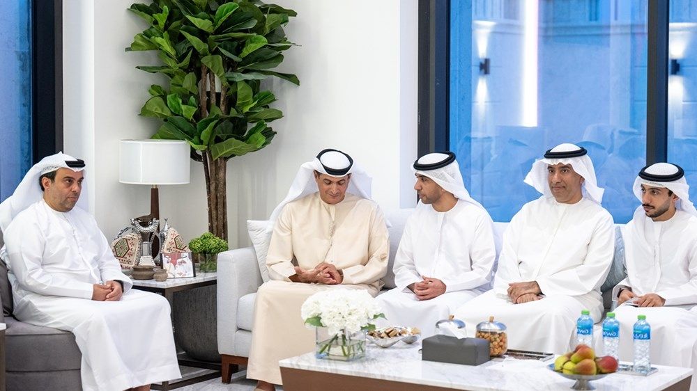 حمدان بن زايد يزور محمد خلفان الهاملي بمنزله في مدينة زايد