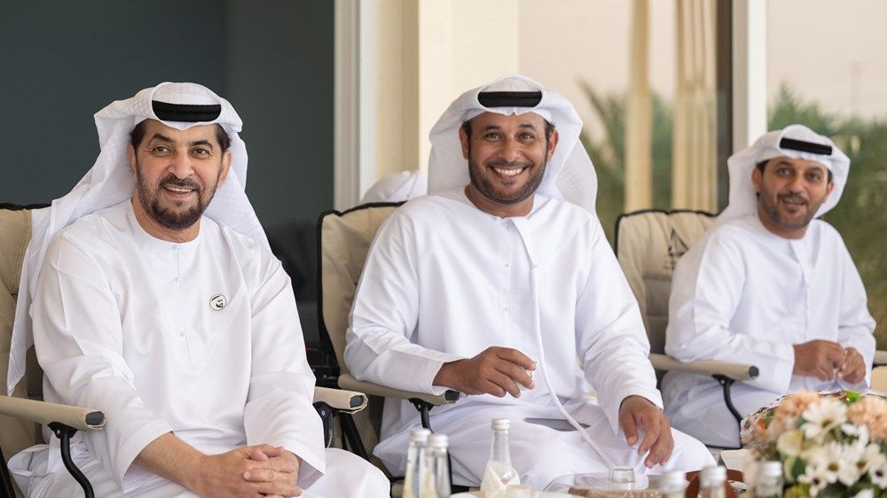 حمدان بن زايد يطّلع على مشروع لإكثار الحبارى والأرنب البري في منطقة الظفرة