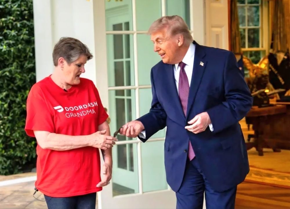 ترمب يوجه رسالة إلى طهران عبر عاملة توصيل