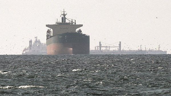 خبراء ومحللون لـ«الاتحاد»: تداعيات خطيرة للاعتداءات الإيرانية على سلاسل الإمداد الدولية