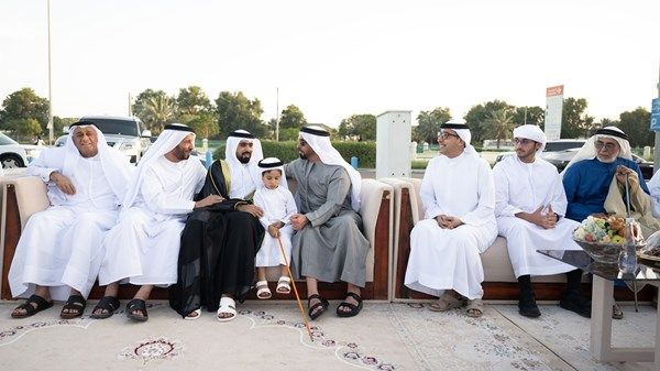 سيف بن زايد يحضر أفراح القبيسي والمزروعي