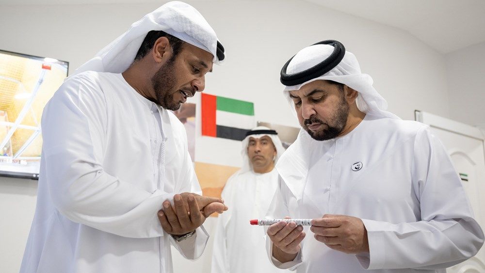 حمدان بن زايد يطّلع على مشروع لإكثار الحبارى والأرنب البري في منطقة الظفرة