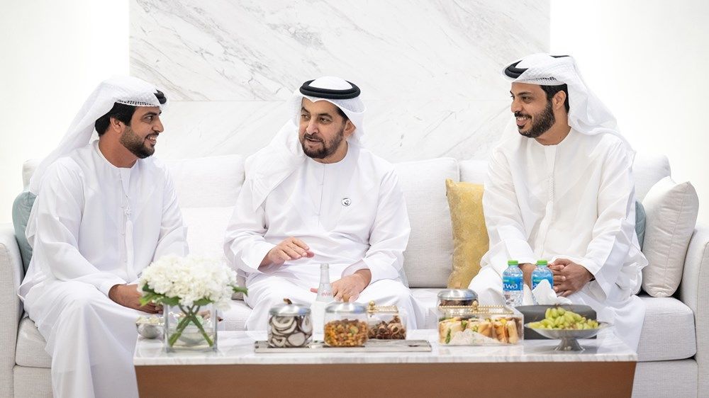 حمدان بن زايد يزور محمد خلفان الهاملي بمنزله في مدينة زايد