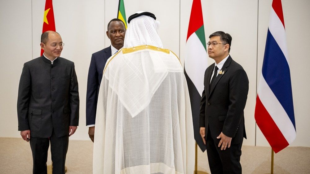 رئيس الدولة يتسلم أوراق اعتماد عدد من السفراء الجدد المعينين لدى الإمارات