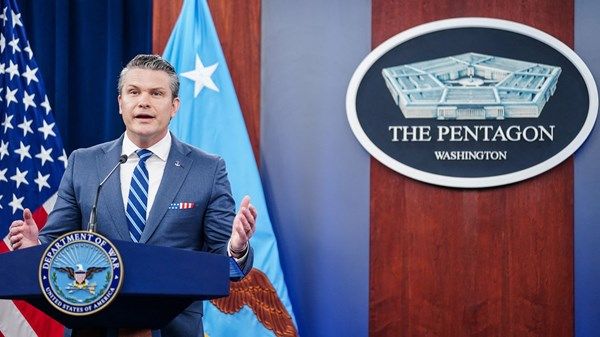 أميركا تهدد بمواصلة الحصار على موانئ إيران