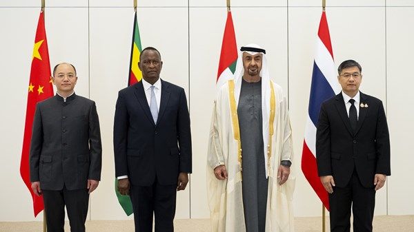 رئيس الدولة يتسلم أوراق اعتماد عدد من السفراء الجدد المعينين لدى الإمارات