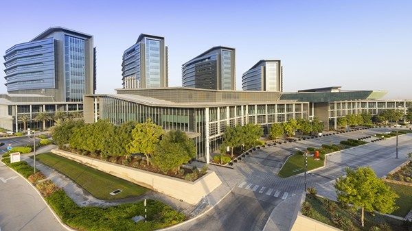 «شخبوط الطبية» تجري جراحة روبوتية طارئة في المسالك البولية