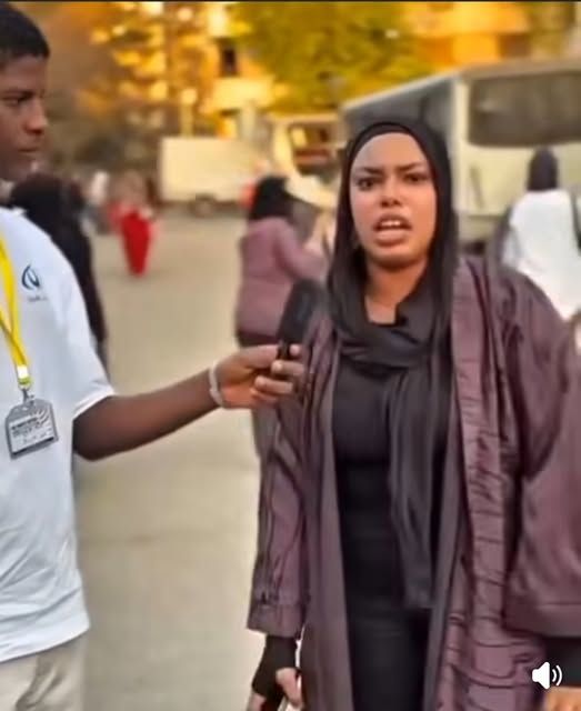 شاهد بالفيديو.. طالبة سودانية بالقاهرة تبكي من تشدد “المراقبات” في امتحانات الشهادة: (حسبي الله ونعم الوكيل فيهم شايلة بخرات ما قدرت أطلعهم)