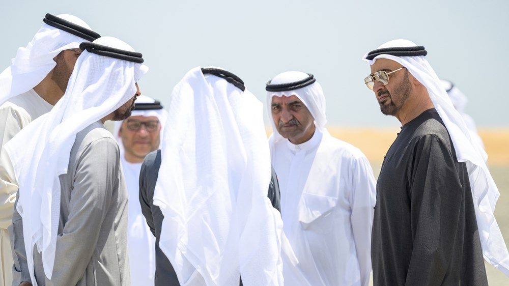 رئيس الدولة يلتقي حمد الشرقي ويقوم بجولة تفقدية في ميناء الفجيرة