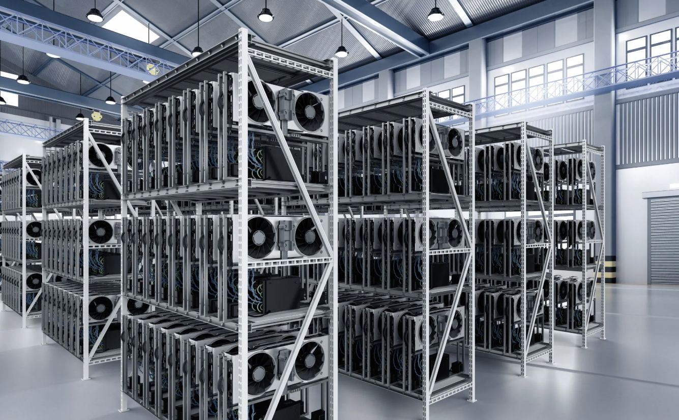 شركات تعدين البيتكوين تبيع ما تعدنه مدفوعة بضغط التكاليف رغم ارتفاع الأسعار: التفاصيل