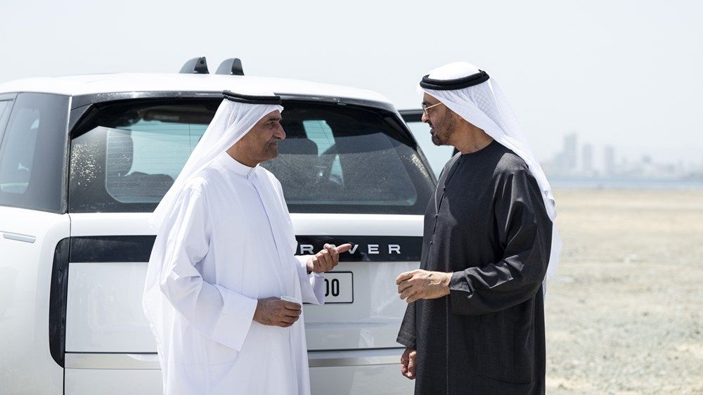 رئيس الدولة يلتقي حمد الشرقي ويقوم بجولة تفقدية في ميناء الفجيرة