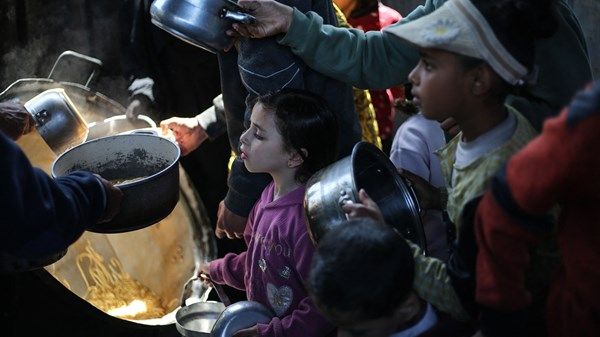 خبراء ومحللون فلسطينيون لـ«الاتحاد»: الأوضاع المعيشية في غزة بلغت مستويات خطيرة