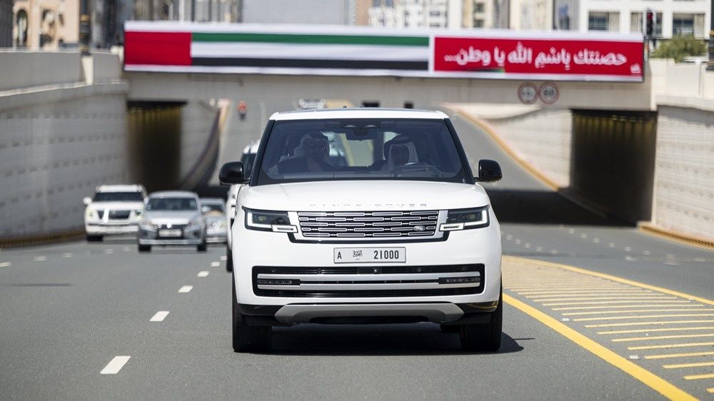 رئيس الدولة يلتقي حمد الشرقي ويقوم بجولة تفقدية في ميناء الفجيرة