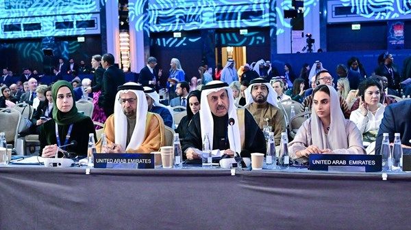 صقر غباش: الإشكال مع إيران يبدأ من دستورها