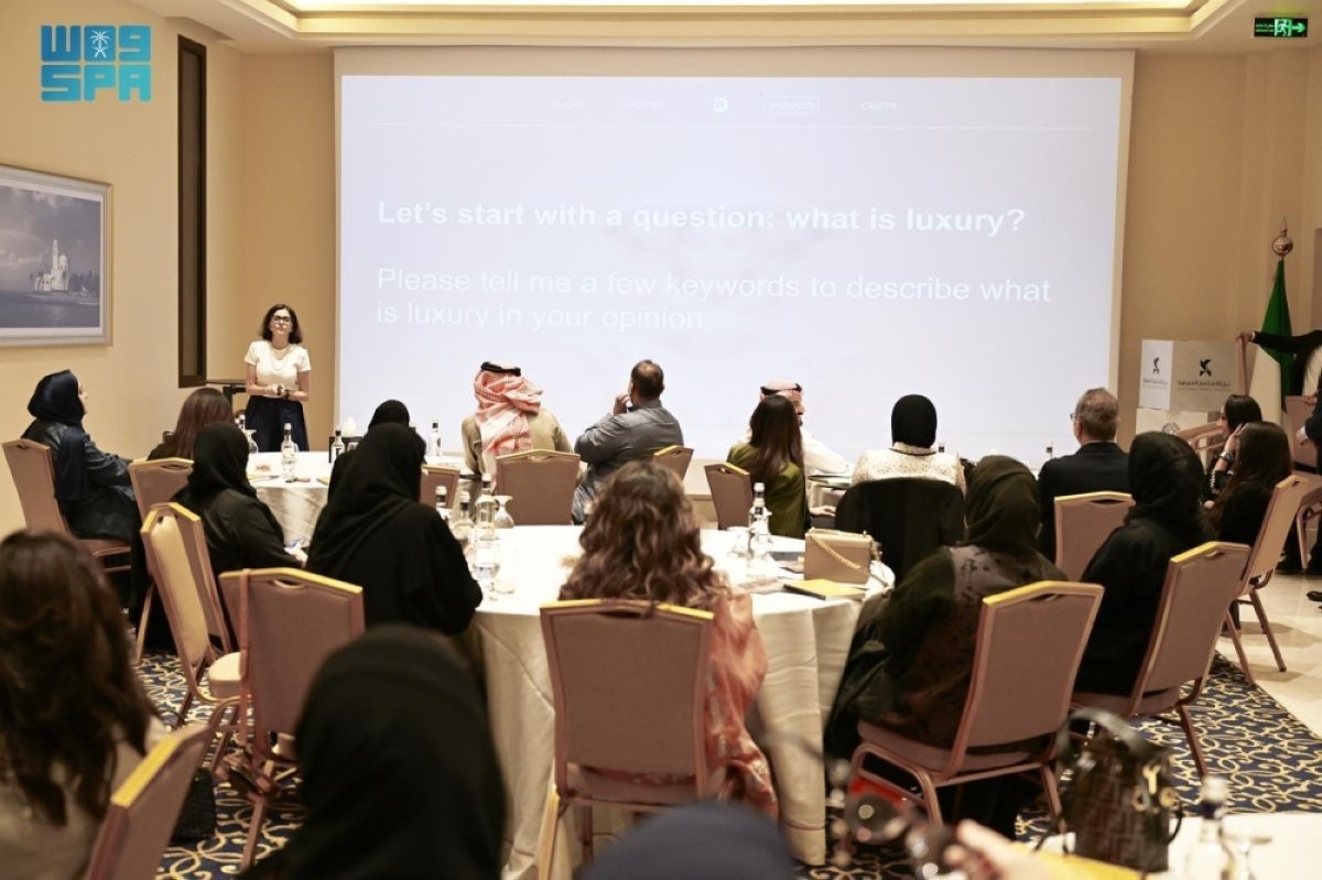 معهد مارانجوني ينقل الحوار العالمي حول تعليم الأزياء إلى جدة