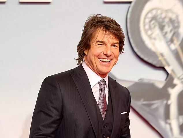 توم كروز يفاجئ العالم… ويحلّق مجدداً