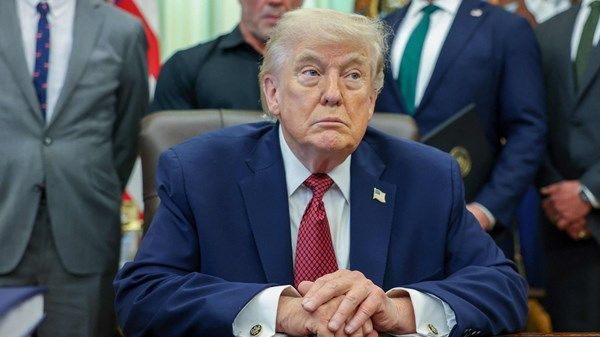 ترامب يوجه اتهامات لإيران ويهدد بتدمير البنى التحتية