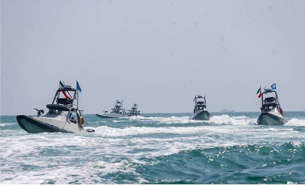 أسطول البعوض يهدد هرمز 
ترمب يتوعد بتدمير إيران ومفاوضات النووي معلقة