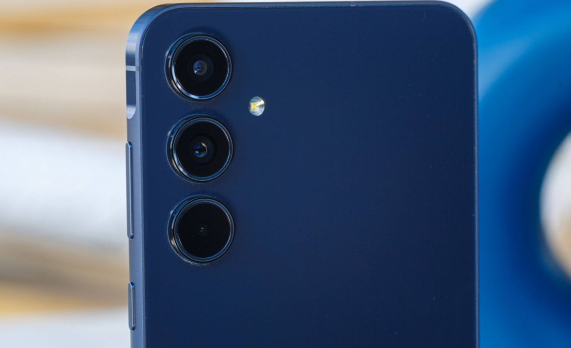 تكنولوجيا: سامسونج تطلق تحديث أمان أبريل 2026 لهاتفي Galaxy A53 وGalaxy A55