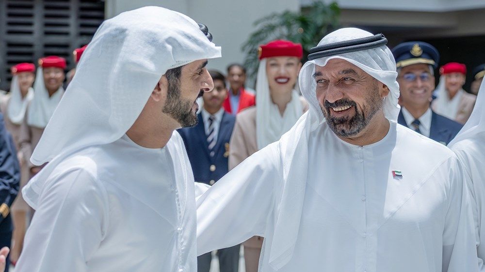 حمدان بن محمد: فخور بفريق عمل مطارات دبي و«طيران الإمارات» و«فلاي دبي»