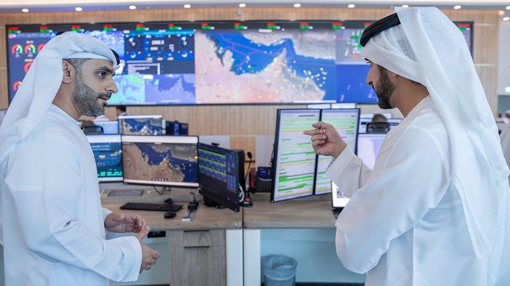 حمدان بن محمد: فخور بفريق عمل مطارات دبي و«طيران الإمارات» و«فلاي دبي»