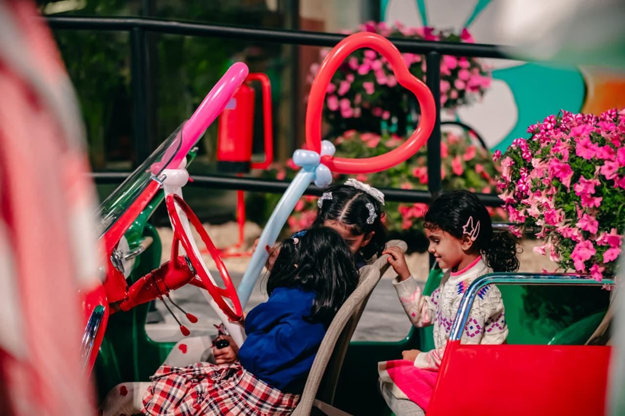 “بوليفارد فلاورز” تستقبل الزوار بأكبر حديقة للزهور الطبيعية على مستوى العالم