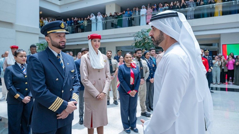 حمدان بن محمد: فخور بفريق عمل مطارات دبي و«طيران الإمارات» و«فلاي دبي»