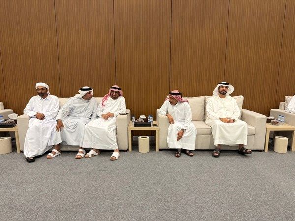 خليفة وسلطان بن محمد بن خالد آل نهيان يعزيان في وفاة شمسة بنت سعيد الكتبي