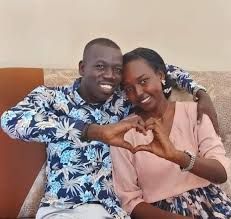 شاهد بالفيديو.. نقاش حاد و “شتائم” بين التيكتوكر “المفترس” والناشطة “إحسان” وزوجها الجنوب سوداني الذي قام بتهريبها من أهلها