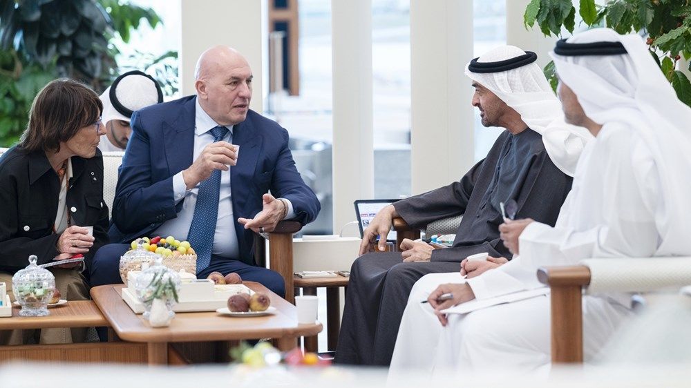 رئيس الدولة يستقبل وزير الدفاع الإيطالي