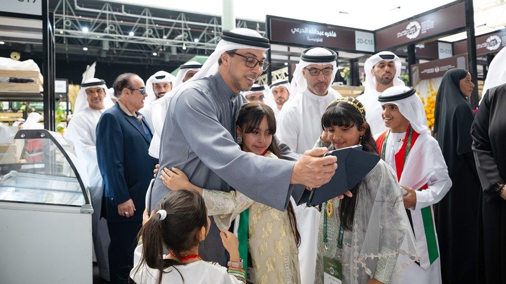 منصور بن زايد وهزاع بن زايد يشهدان انطلاق النسخة الثانية من المؤتمر والمعرض الزراعي الإماراتي في العين